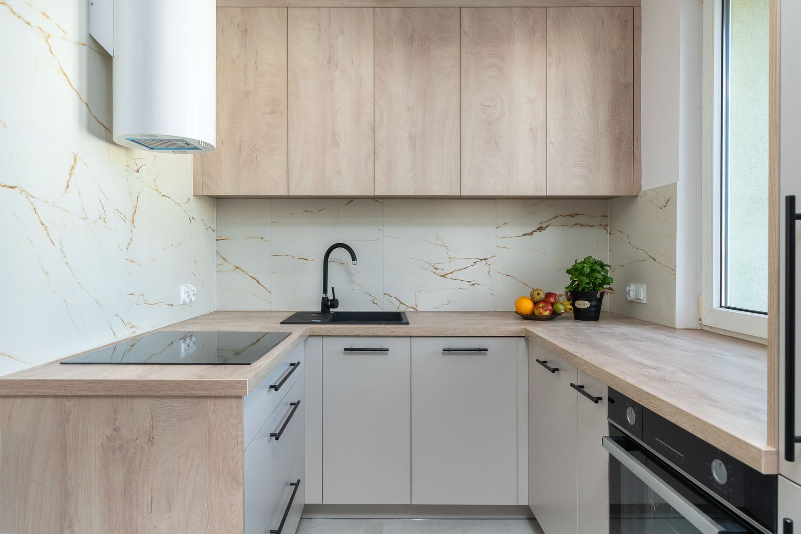 Fidan U-Shaped Family Kitchen