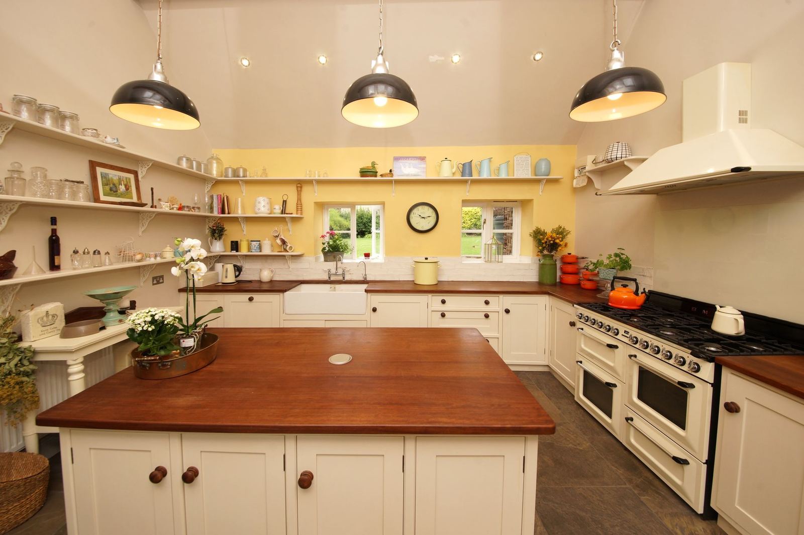 Mera Solid Oak Kitchen
